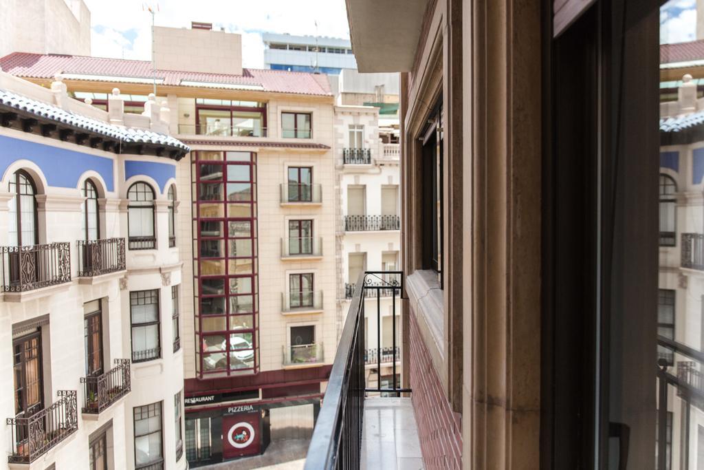 The Lucky Flats - Pintor Sorolla Apartment อาลิกันเต ภายนอก รูปภาพ