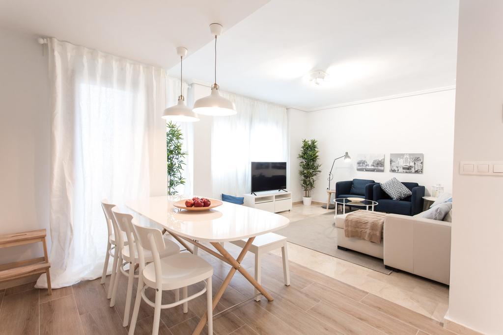 The Lucky Flats - Pintor Sorolla Apartment อาลิกันเต ภายนอก รูปภาพ