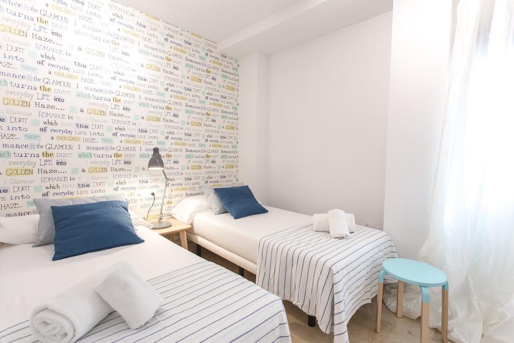 The Lucky Flats - Pintor Sorolla Apartment อาลิกันเต ภายนอก รูปภาพ